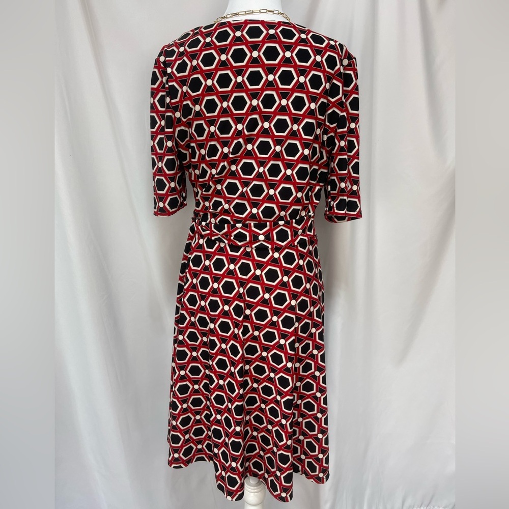 Geometric Patterned Dress - Red and Black R&K short sleeve stretchy size 10 - Picture 6 of 17